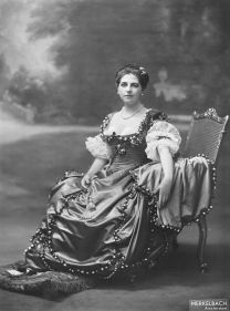 640px-Mata_Hari,_by_Jacob_Merkelbach